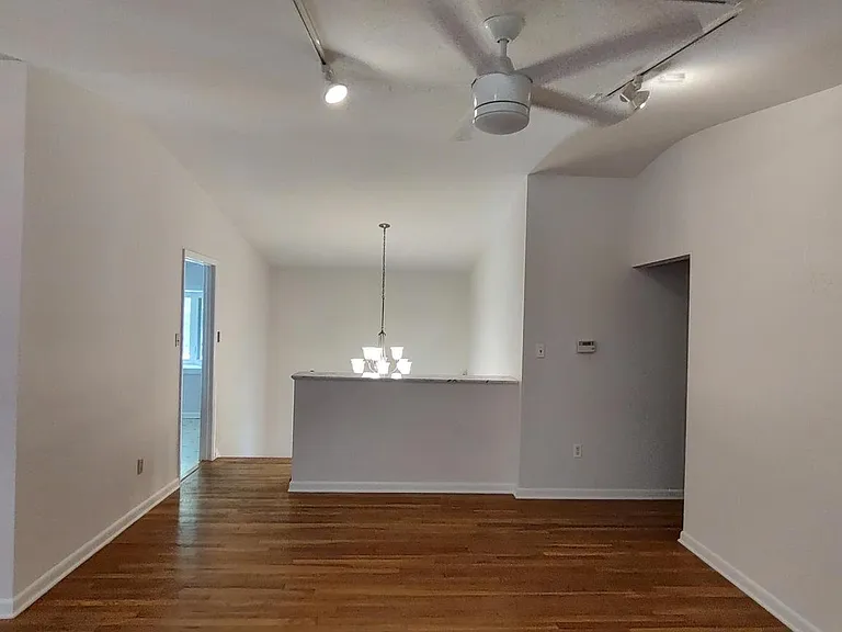112 Claybrook Dr — Photo 20