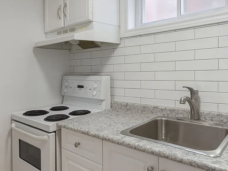 92 Braymore Blvd #BASEMENT — Photo 2
