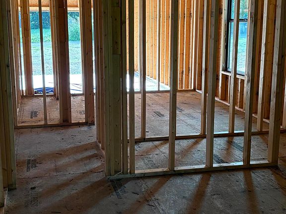 5th image of 331 S Oak Avenue