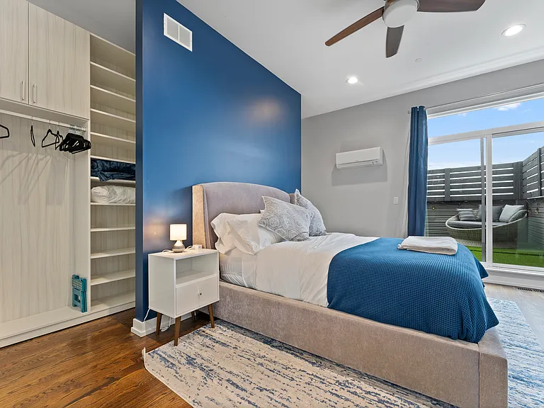 2437 W Jackson Blvd — Photo 17