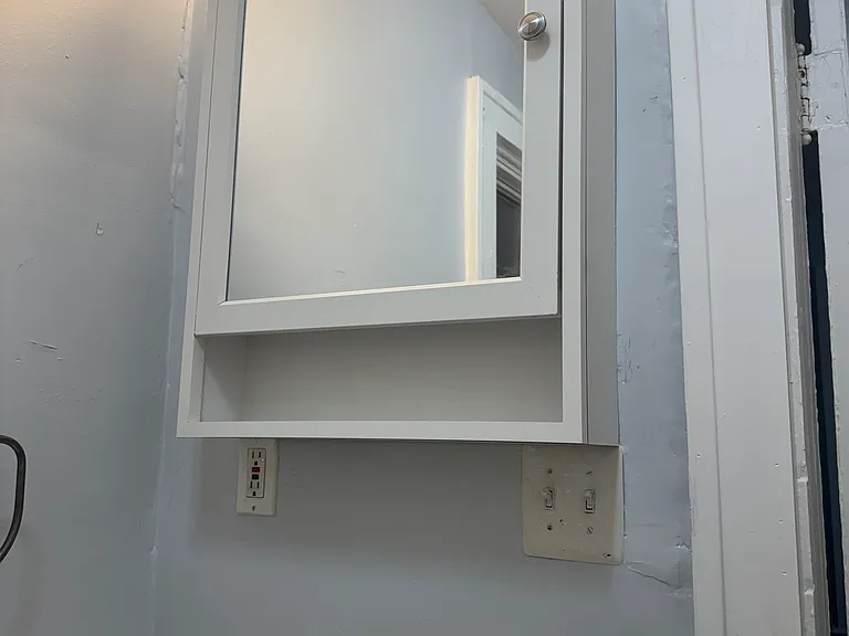 324 Hudson Ave #3 — Photo 5