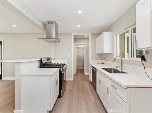 15658 Mayall St, North Hills, CA 91343