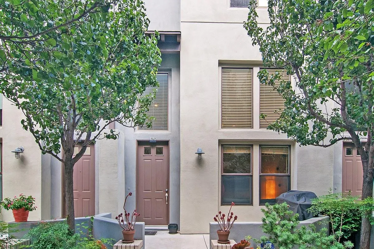 2 bed, 2.5 bath, 1226 sqft, $3,400 — Photo 1
