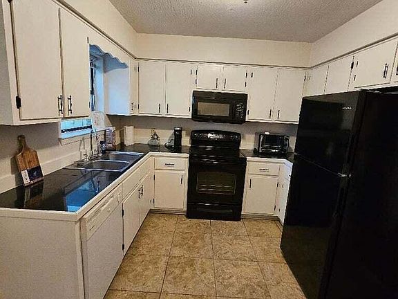 3rd image of 15238 Parkwood Dr N