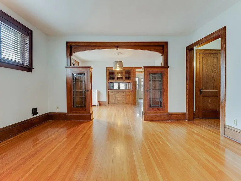 1725 Laurel Ave — Photo 1