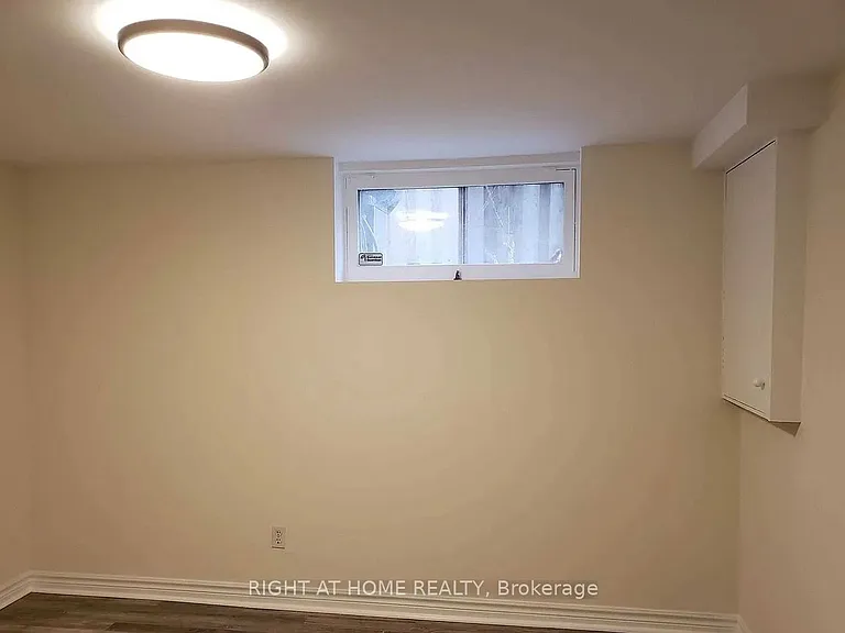 1010 Bloor St — Photo 8