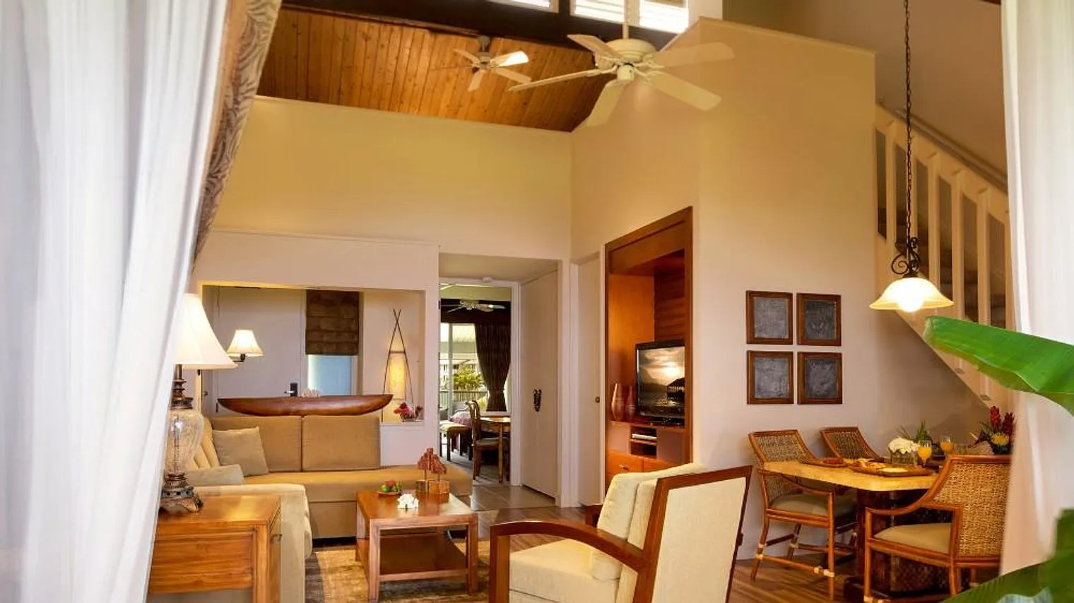 2 bed, 2.0 bath, 914 sqft, $9,120 — Photo 2