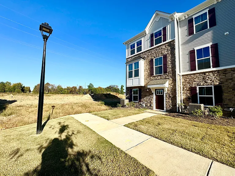 1423 Newell Towns Ln — Photo 12