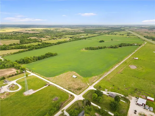 49 NW 100th Rd, Sheldon, MO 64784