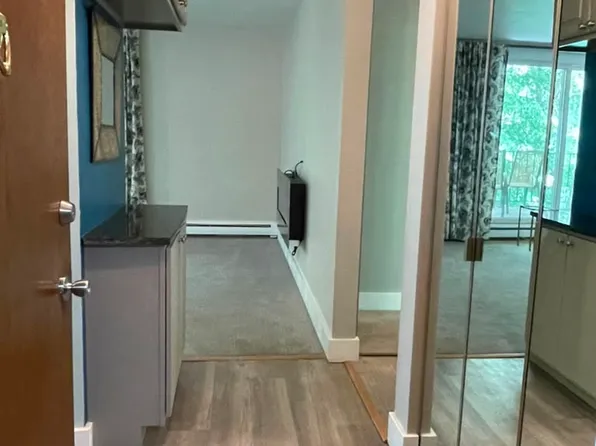 6415 York Ave S APT 100, Edina, MN 55435