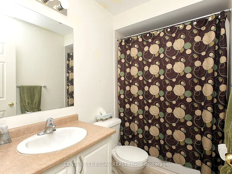 16 Thatcher Cres — Photo 26