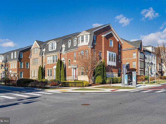 3rd image of 726 Crown Park Ave