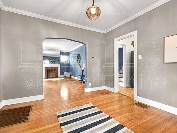 4th image of 400 Kenilworth Rd
