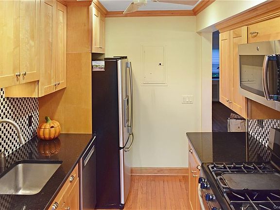 4th image of 40 Manchester Rd #1L