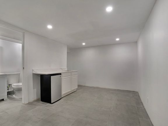 3rd image of 623 Union Ave #1G