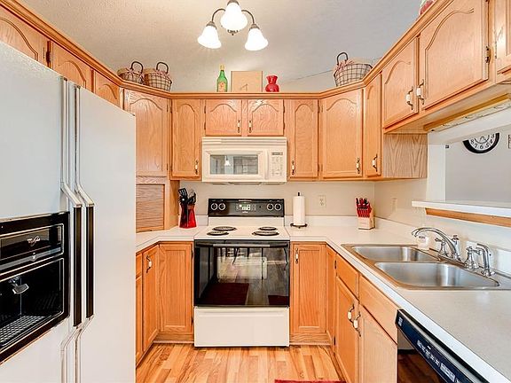 5th image of 2068 E Mill Blvd