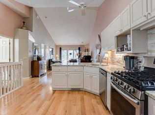 10615 44th Ave N APT A, Plymouth, MN 55442