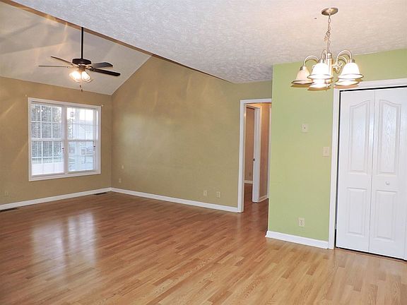 5th image of 3445 Foxrun Ln