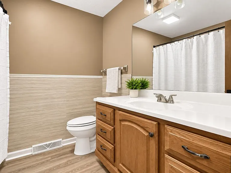 129 Hillwood Dr — Photo 4
