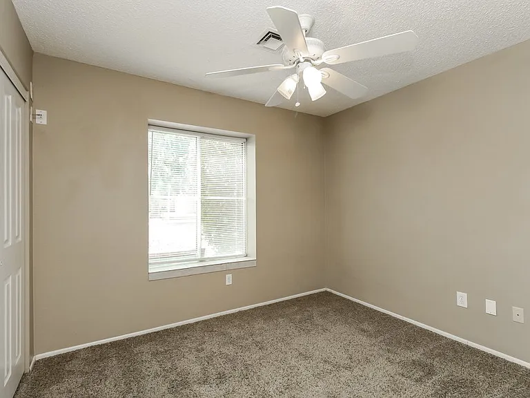 6332 W Laredo St — Photo 11