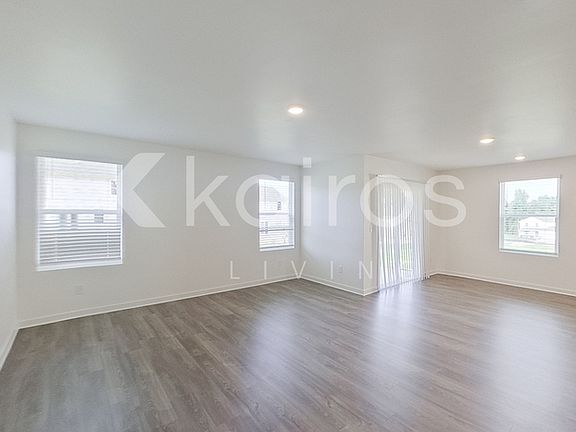 3rd image of 133 George Oxford Dr