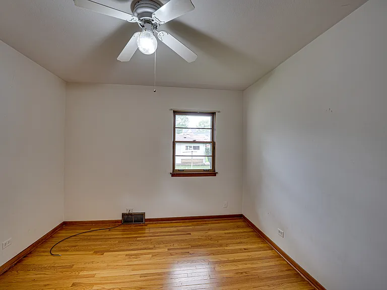 1221 N Webster St — Photo 21