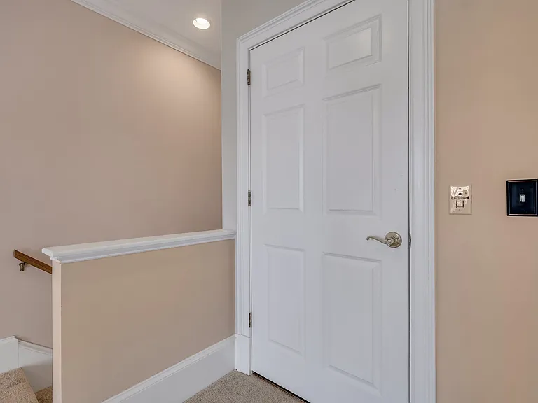 Top Floor, Elevator Access