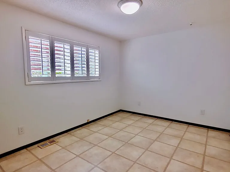 4470 Lakeview Blvd — Photo 47