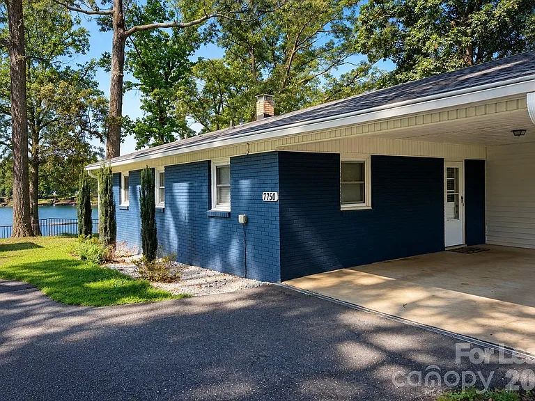 7750 Anglers Way — Photo 4