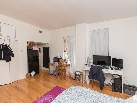 4th image of 1832 N Lincoln Ave #1426