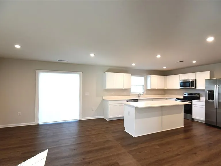 8421 Limerick Ln — Photo 12