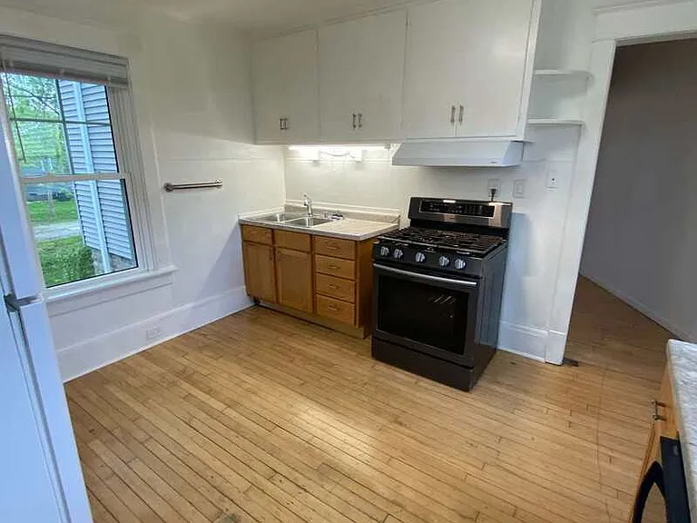212 Smith St #1 — Photo 2