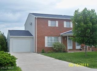 492 Tall Cedar Ln, Greencastle, PA 17225