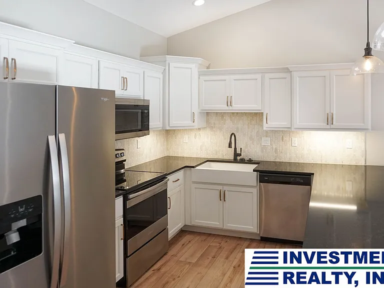 1902 Saint Mathews Ct — Photo 3