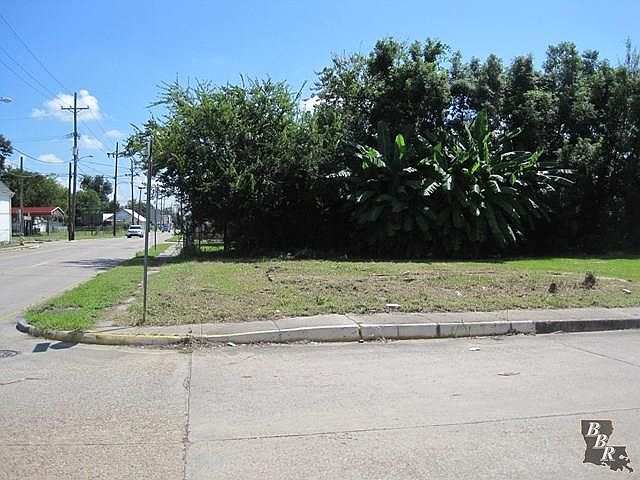2nd image of 1001 Church St