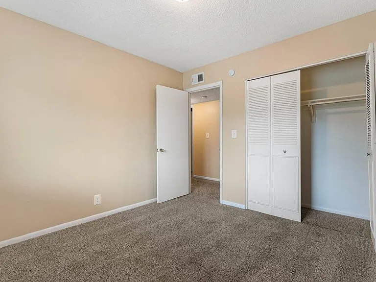 Stoneside Apartments — Photo 58