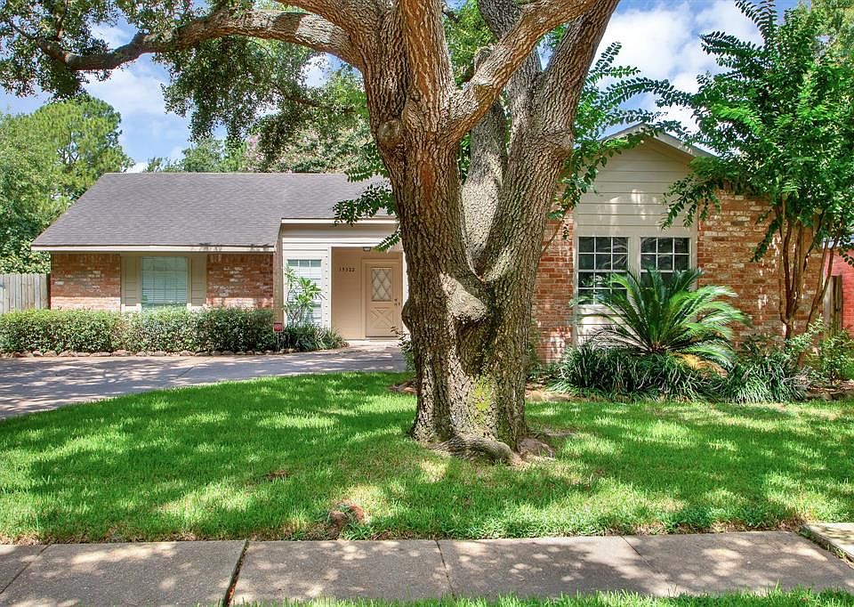 1st image of 15322 Meadow Village Dr