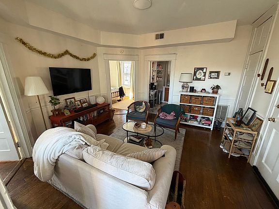 4th image of 3001 Monument Ave APT 8