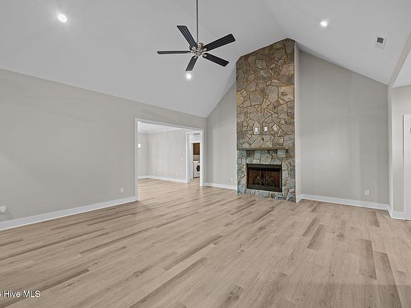 4th image of 363 Mulberry Road