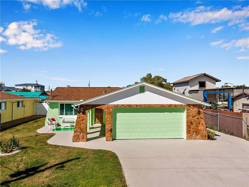 1st image of 13321 Sunfish Dr
