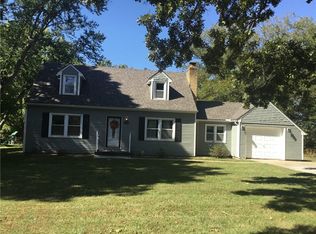 1200 S Buckner Tarsney Rd, Buckner, MO 64016