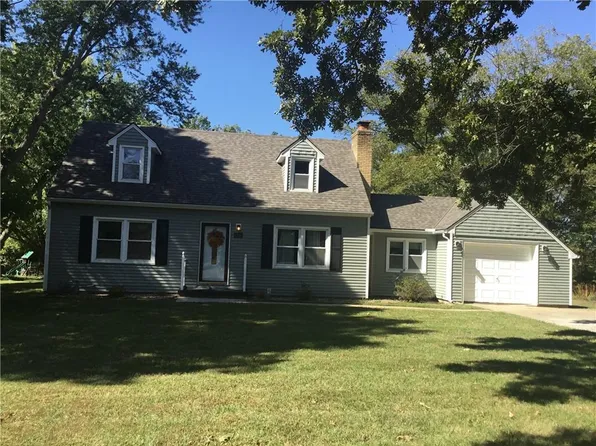1200 S Buckner Tarsney Rd, Buckner, MO 64016