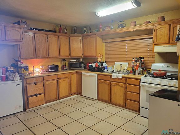 3rd image of 411 Holland Ave
