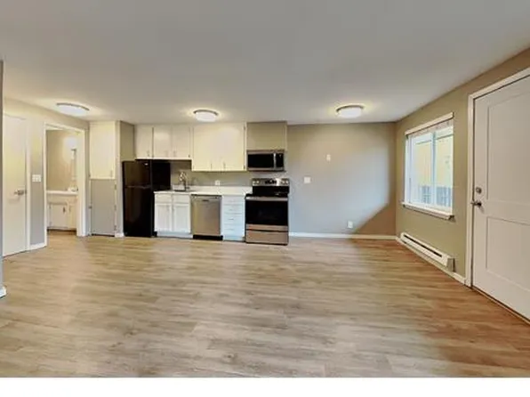 102 Summit Ave N, Kent, WA 98030
