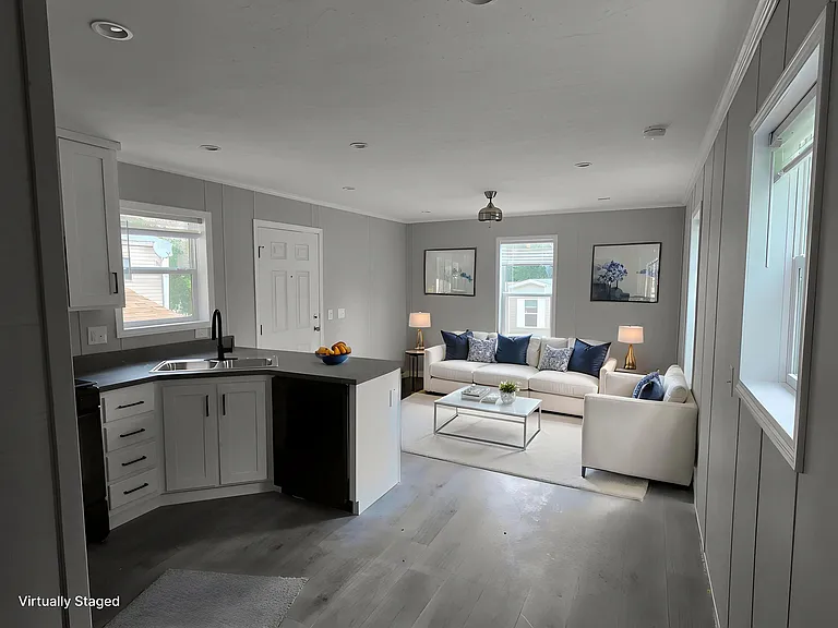 23 Thomas Ln #431 — Photo 4