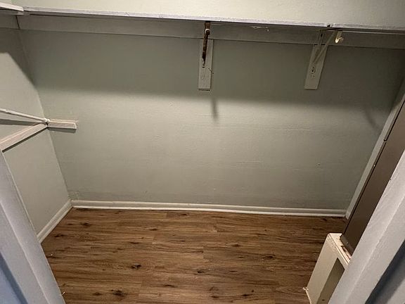 4th image of 8987 Deer Ln