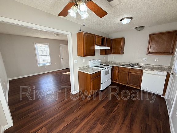 4th image of 3494 Sealy Ave