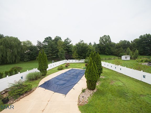 4th image of 558 Buckingham Dr
