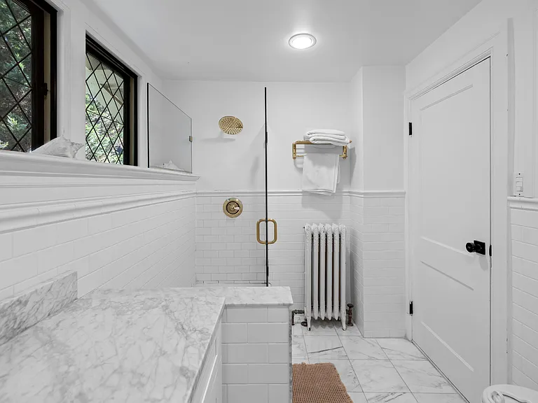 2329 Porter St NW — Photo 37