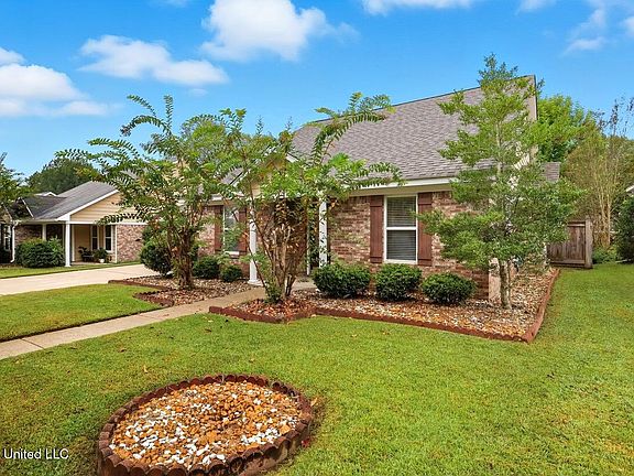2nd image of 147 Basswood Cir